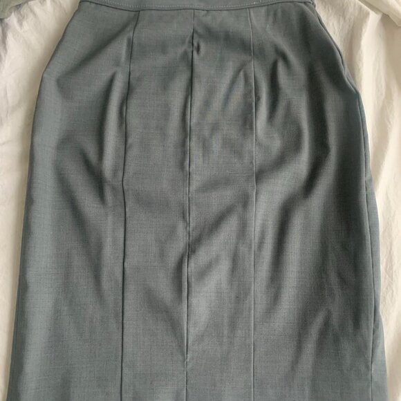 Hugo Boss Grey Pencil Skirt 99% wool size 0 but fits more like a 2 - Picture 7 of 7